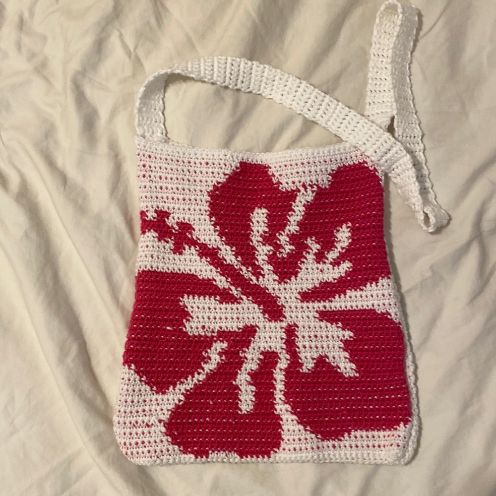 *rare find* pink hibiscus crochet tote bag